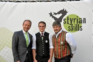  Siegerehrung bei den StyrianSkills: (v.l.) Andreas Herz, Msc Vizepräsident der Steirischen Wirtschaftskammer, Franz Kalß (m.), Franz Neuhuber (r.), 