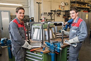  Zwillingsbruder Johannes (r.) ist einer der wichtigsten Begleiter von Franz Kalß (l.). Beide haben ihre Ausbildung bei AKE absolviert. 