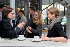  Stefanie Hartung von KM Architekten BDA aus Kassel im Gespräch mit Fachautorin Melanie Seifert. 