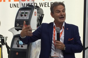  Der Italiener Fabio Annettoni, Manager Director von CEA, betonte, die Deutschen seien in der Schweißtechnik die Treiber für Industrie 4.0 und forderten verstärkt die Digitalisierung der Geräte. 