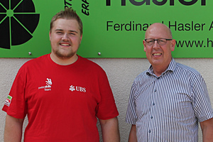  Roger Müller (r.) coacht als Experte des Schweizer Teams Michael Graf (l.). 