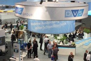  Der DVS-Gemeinschaftsstand in Halle 15 bot täglich Bühnenprogramm. 