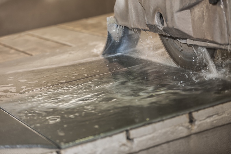 Fassade aus Stein und Holz - Metallbau