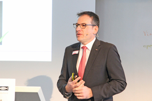  Dr. Christian Schlenk hat sich beim Expertenforum dem Thema staub-armen Bohren gewidmet. 