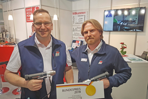  Jürgen Thoma (l.) und Dipl.-Ing. Andreas Jilg präsentierten ihr Hochleistungs-Akku-Bolzenschweißgerät mit Hubzündung und SRM-Technology. 