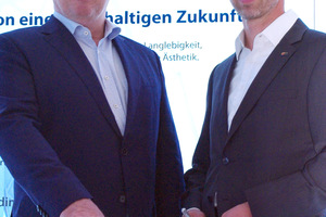  Kalzip GmbH: Joachim Wolke (li., Marketing Communication Manager Bausysteme/Konstruktion D-A-CH-Länder) mit Olaf Schlichting (re.). 