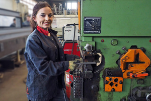  Judith Hägele absolviert die Ausbildung zu Metallbauerin. 