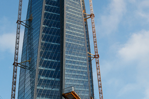  Mit 462 Höhenmetern ist der Lakhta Turm in St. Petersburg das höchste Gebäude in Europa. Die Fläche der Glasfassade ist vergleichbar mit ca. 14 Fußballfeldern. 