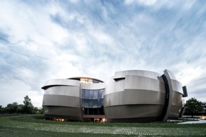  17,4 m Meter hoch ist das neue Planetarium &amp; Besucherzentrum Eso Supernova in Garching.  