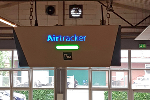  Blick in die Caritas-Werkstätte Papenburg: der Airtracker in der Anwendung. 