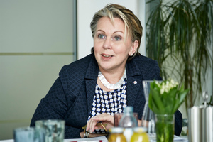  Austrian-Standards-Direktorin DDr. Elisabeth Stampfl-Blaha: „Gerade für KMU ist ‚meinNormenPaket‘ ein sinnvolles und kostengünstige Angebot.“ 