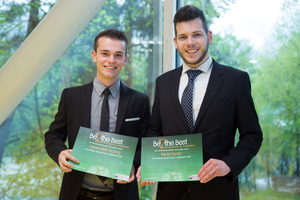  Fabian Martischnig und David Reiter (v.l.) der HTL Lienz erhielten die Auszeichnung „Be the Best“. 