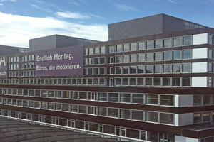  Die Ansichtsfassade des Ambassador Haus von der Thurgauerstrasse aus. 