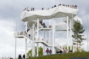  Die Aussichtsplattform Wolkenhain thront 120 Meter über dem Meeresspiegel inmitten des Berliner Kienbergs.   