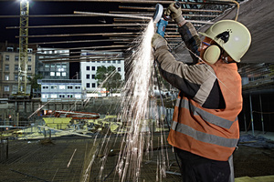  Wird beim Winkelschleifer mit „PROtection Switch“ in einer schwierigen Arbeitssituation der Schalter losgelassen, stoppt das Gerät sofort. 