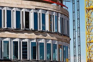  Ein augenfälliges Merkmal der Fassade des trivago-Headquarters in Düsseldorf ist die „Sägezahn“-Anordnung der Fenster. 