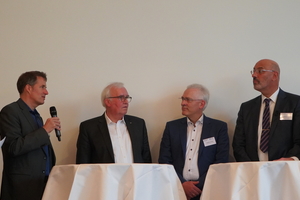  v.l.: Frank Lange, Architekt Christian Simons, Prof. Winfried Heusler, Christian Anders, Prof. Christian Niemöller, VFF-Präsident Detlef Timm. 