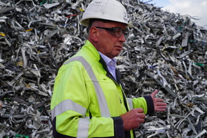  <div class="bildtext">Werksleiter Jens Drückhammer blickt auf 30 Jahre Recycling zurück. Nächstes Jahr bereitet das Werk ca. 20.000 t Sekundäraluminium für Wicona auf.                                               </div> 