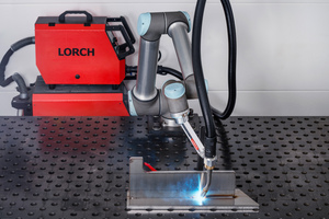  Der Cobot eignet sich sehr gut für die Serienfertigung und entlastet Schweißer von monotonen Routineaufgaben. 
