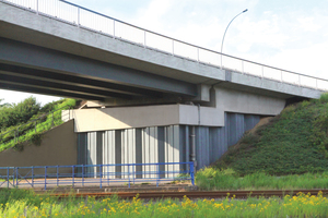  Mit Einsatz von Spundwänden gebaut: die Ellerholzrampe Brücke. 