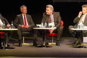  Beim Roto-Plenum: v.l. Hanspeter Gasser, Dr. Eckhard Keil, Dr. Heinz Scharl, Moderator Frank Linnig, Andreas Hartleif und Marc Bonjour. 