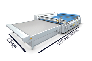  Die Lasersysteme bearbeiten großflächige Materialien bis zu 3,20 m Länge und Breite. 