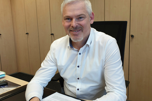  <div class="bildtext">Brandschutzexperte Oliver Bardel ist Werksleiter der Hörmann KG in Freisen.</div> 