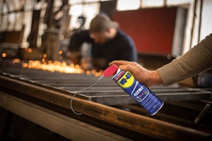  Mit WD40 Flexible lassen sich schwer unzugängliche Stellen gut erreichen. 