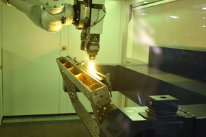  Lasertechnologie bietet für mittlere Serien viele Vorteile. 