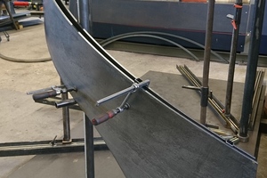  <div class="bildtext">Schleicher Metall- und Biegetechnik hat inzwischen einen Namen für große 3D-gebogene Treppenwangen.</div> 