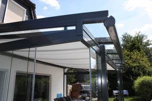  Sunflex bietet Terrassendächer, Verschattungen und Schiebesysteme. 