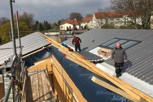  Eine energieeffiziente Außenhaut trägt dazu bei, dass der neue Kindergarten in Weimar ein KfW-Effizienzhaus 55 ist. 