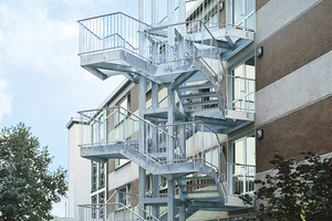  Eine Referenz von Spreng: Die Systemtreppe HGT als geradläufige Treppe für ein Krankenhaus in Berlin.  