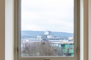  Zur Lichtlenkung wurden innenliegend Mikrolamellen installiert. 