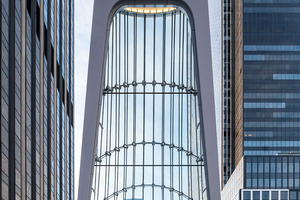  <div class="bildtext">Ein 12 m hohes geneigtes „A“ bildet den neuen Eingang zu New Yorks Penn Station in der 33rd Street in Manhattan.</div> 