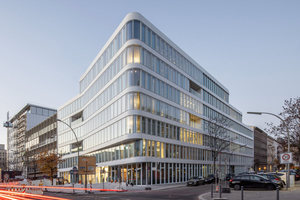  Die Fassade für das ehemalige Commerzbank-Areal in Berlin wurde bei Medicke vorgefertigt. 