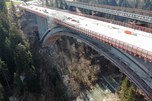  Seit über 90 Jahren überspannt die Echelsbacher Brücke die bis zu 80 m tiefe Ammerschlucht. 