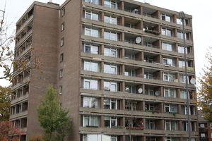  Vorher: Das Hochhaus in Neuss wurde 1968 erbaut und bedurfte einer umfassenden Fassadensanierung. 