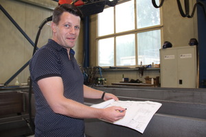  Tobias Willi hat seinen Betrieb mit der Anschaffung von CNC-Maschinen neu auf Dienstleistungen ausgerichtet. 