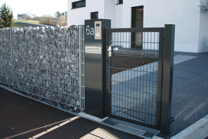  Auf der Perimeter Protection zu sehen: Briefkastensäulen, die sich mit Eingangstüren kombiniert einbauen lassen. 