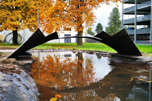  Die Wasserfläche für die Brücke aus dem 3D-Drucker fand sich auf dem Campus der TU Darmstadt.  