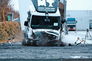  50.000 Euro hat Michael Thomas in den Poller-Crashtest investiert.  