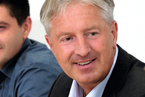  Mit einem Handel und einem ausführenden Betrieb im Segment Zaunbau ist Hans-Joachim Osterkamp ein Branchenexperte. 