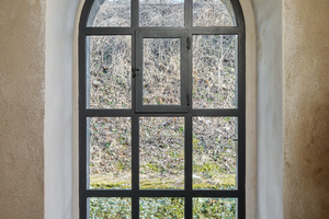  Die rekonstruierten Sprossenfenster aus Janisol Arte 2.0 sind mit einem Lüftungsflügel ausgestattet. 