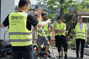  Die Branchenfirmen bewerben sich aus ganz Deutschland, um einen Studienplatz mit einem Studierenden ihrer Wahl zu besetzen. 