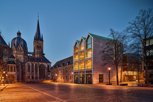  Die Domsingschule befindet sich in unmittelbarer Nachbarschaft des Aachener Doms. 