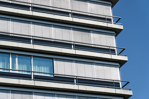  Die schmalen Ansichten des Profilbaukastens Hueck Trigon 60 waren für die Sanierung und Umnutzung vom Büro- zum Wohnbau vorteilhaft. 