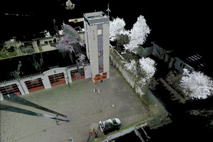  Die Gebäudewand vom Feuerwehrhaus und die Stützwand laufen nicht parallel. Mtihilfe des 3D-Laserscanners lässt sich die exakte Geometrie im 3D-Modell darstellen. 