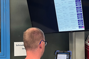  Beim Digitalisieren der Lager helfen EDV-Programme — beispielsweise E-R-Plus. 