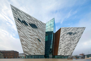  ... sowie das Titanic Museum in Belfast. 